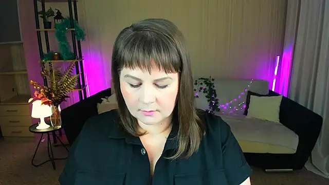 CrystaalStaar online show from 8, 9, 2025