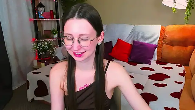 YourLovellyStory online show from 12, 4, 2026