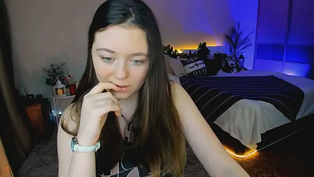 Snapshot of AlluringLookk chatting on 16, 12, 2025 AlluringLookk online show from 16, 12, 2025