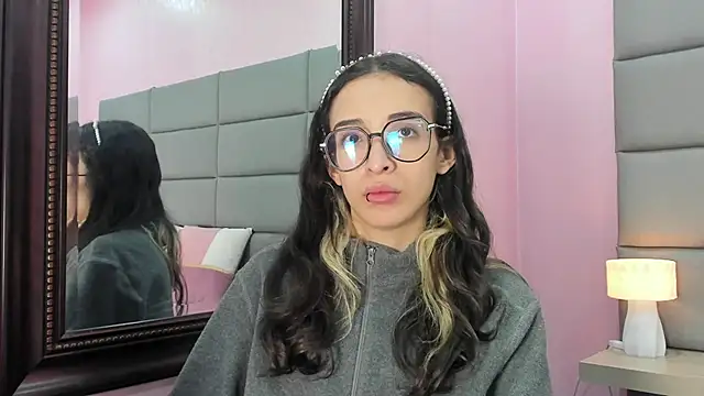 Emilia Bons online show from 19, 2, 2026