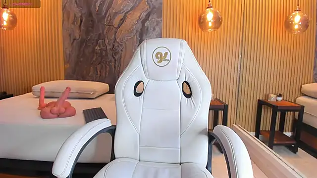 chloe murray online show from 8, 11, 2025