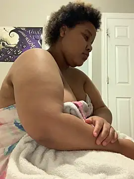 chocolate bella online show from 12, 10, 2025