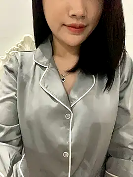 Snapshot of Beiiu_18 chatting on 4, 10, 2025 Beiiu 18 online show from 4, 10, 2025