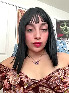Snapshot of CharmingMaddie chatting on 8, 10, 2025 CharmingMaddie online show from 8, 10, 2025