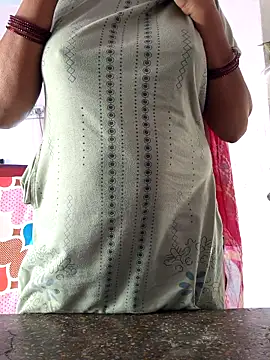 Love-pari077 online show from 12, 4, 2026