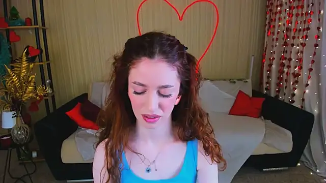 ChristinaConteeree online show from 13, 3, 2026