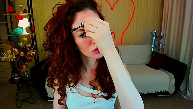 ChristinaConteeree online show from 13, 4, 2026