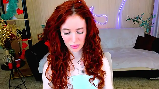 ChristinaConteeree online show from 27, 6, 2026