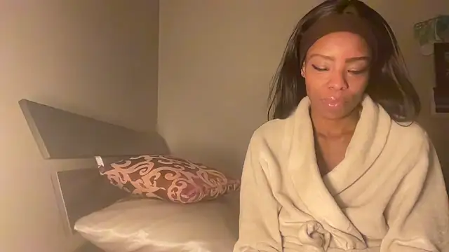 Snapshot of Peachyz69 chatting on 11, 2, 2026 Peachyz69 online show from 11, 2, 2026