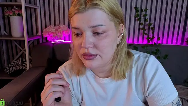 Snapshot of Michele_Greenn chatting on 28, 4, 2026 Michele Greenn online show from 28, 4, 2026
