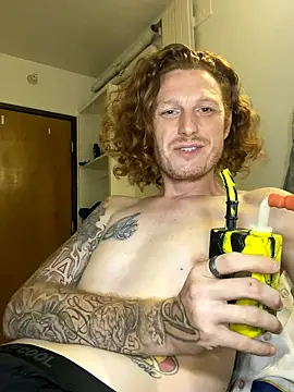 Snapshot of BIGxRED chatting on 28, 9, 2025 BIGxRED online show from 28, 9, 2025