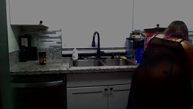 Snapshot of SparklesB1tch chatting on 13, 9, 2025 SparklesB1tch online show from 13, 9, 2025