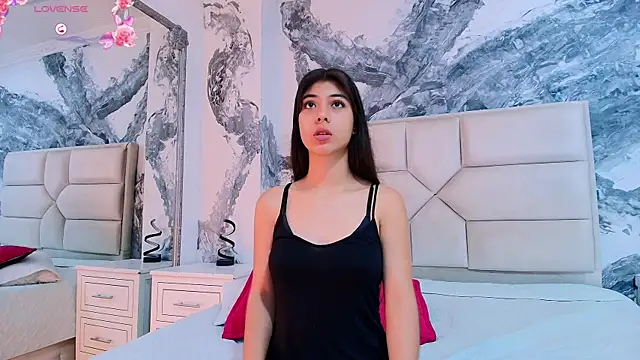 Snapshot of CristineCaru chatting on 13, 9, 2025 CristineCaru online show from 13, 9, 2025