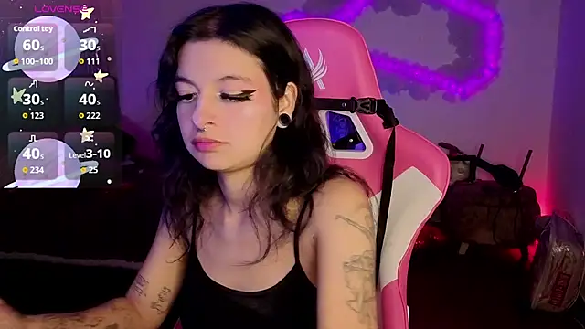 larah uwu online show from 21, 2, 2026