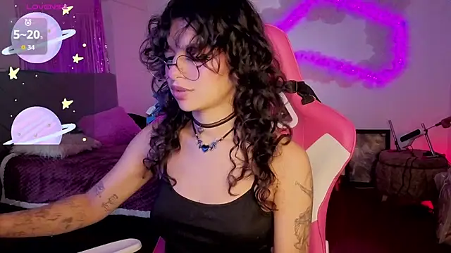 larah uwu online show from 27, 2, 2026