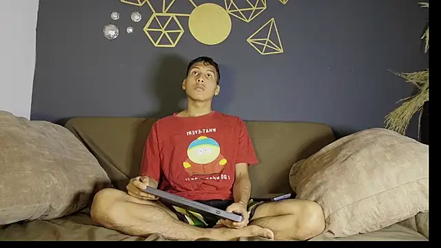 spicy adonhis online show from 17, 4, 2026