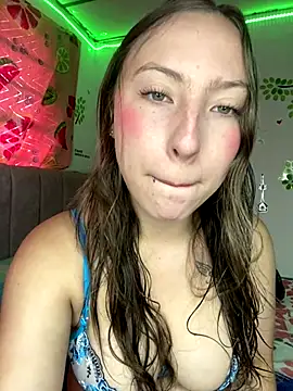 Snapshot of Tiara_19 chatting on 12, 9, 2025 Tiara 19 online show from 12, 9, 2025
