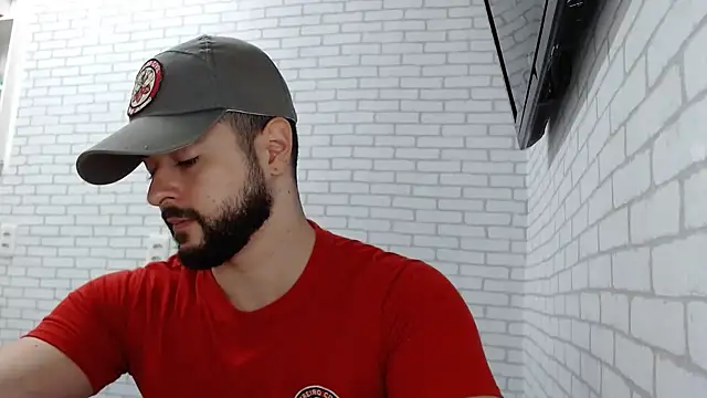 Snapshot of BombeiroHotx chatting on 18, 9, 2025 BombeiroHotx online show from 18, 9, 2025