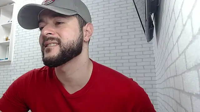 Snapshot of BombeiroHotx chatting on 28, 11, 2025 BombeiroHotx online show from 28, 11, 2025