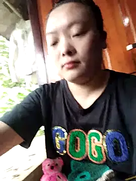 Snapshot of Thuyta chatting on 12, 9, 2025 Thuyta online show from 12, 9, 2025