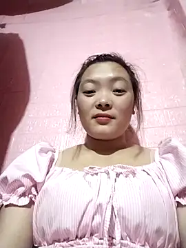 Snapshot of Thuyta chatting on 13, 9, 2025 Thuyta online show from 13, 9, 2025