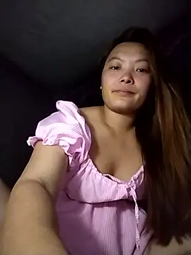 Snapshot of Thuyta chatting on 13, 9, 2025 Thuyta online show from 13, 9, 2025