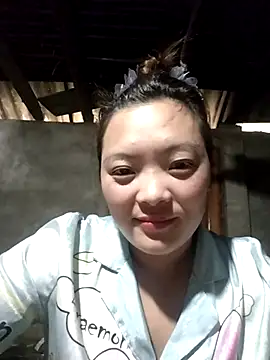 Snapshot of Thuyta chatting on 2, 10, 2025 Thuyta online show from 2, 10, 2025