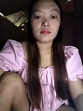 Snapshot of Thuyta chatting on 6, 10, 2025 Thuyta online show from 6, 10, 2025