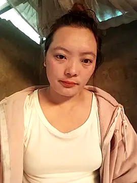 Snapshot of Thuyta chatting on 12, 10, 2025 Thuyta online show from 12, 10, 2025