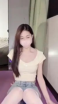 Snapshot of Ninii-b chatting on 24, 9, 2025 Ninii-b online show from 24, 9, 2025