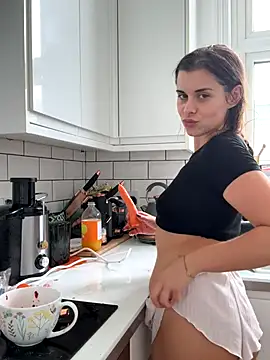 Snapshot of AlitaNova chatting on 26, 9, 2025 AlitaNova online show from 26, 9, 2025