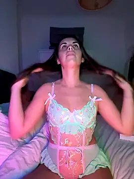 Snapshot of AlitaNova chatting on 28, 9, 2025 AlitaNova online show from 28, 9, 2025