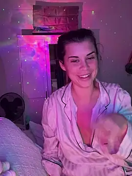 Snapshot of AlitaNova chatting on 7, 10, 2025 AlitaNova online show from 7, 10, 2025