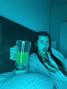 Snapshot of AlitaNova chatting on 2, 11, 2025 AlitaNova online show from 2, 11, 2025