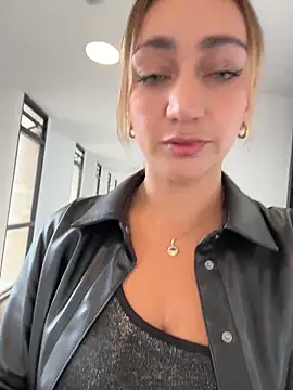 Ninabigtitied online show from 8, 3, 2026