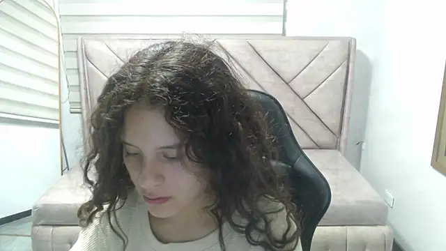 Velvet Moon V online show from 17, 2, 2026