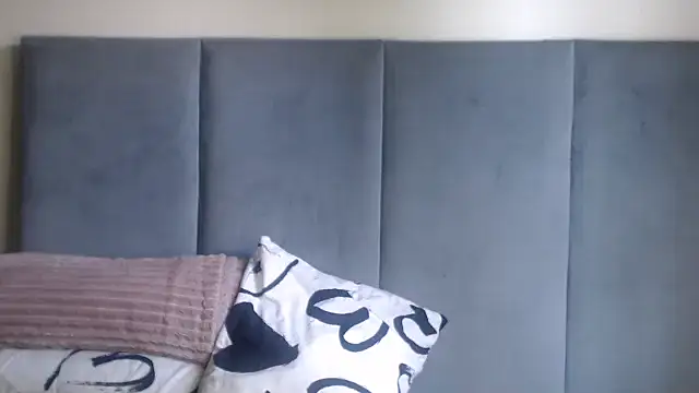 Snapshot of Jah-Queen chatting on 26, 11, 2025 Jah-Queen online show from 26, 11, 2025