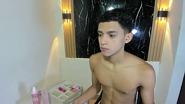 Snapshot of BILLY_JAMEES chatting on 28, 10, 2025 BILLY JAMEES online show from 28, 10, 2025