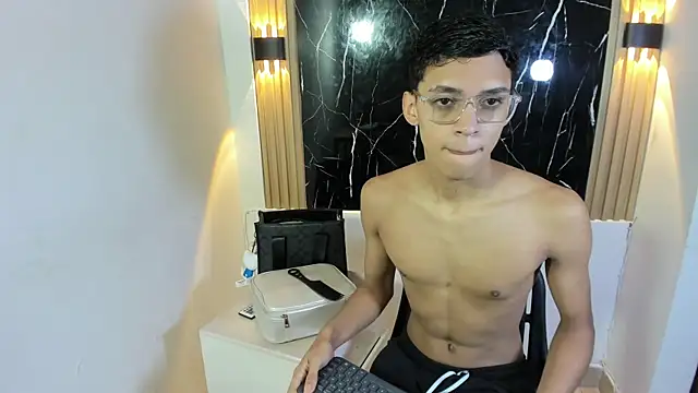 Snapshot of BILLY_JAMEES chatting on 4, 11, 2025 BILLY JAMEES online show from 4, 11, 2025