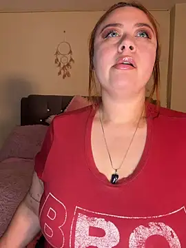 Snapshot of maddy_Bloomm chatting on 4, 3, 2026 maddy Bloomm online show from 4, 3, 2026