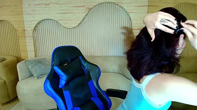 valentina r  online show from 2, 11, 2025