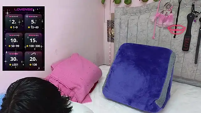 katalinathxandbritney1 online show from 19, 9, 2025