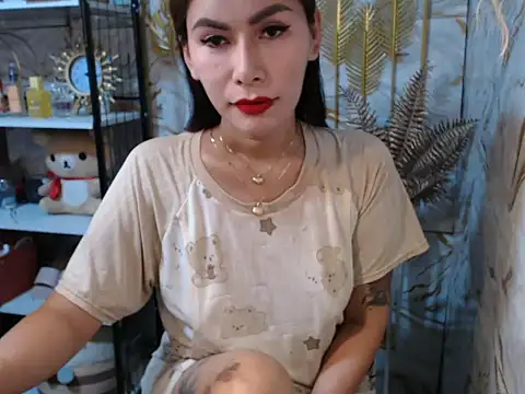 Snapshot of tshot_izzy_88 chatting on 29, 4, 2026 tshot izzy 88 online show from 29, 4, 2026