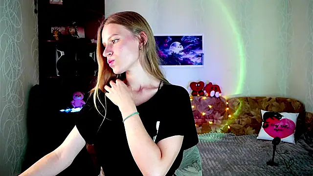 Snapshot of Luntryy chatting on 9, 9, 2025 Luntryy online show from 9, 9, 2025