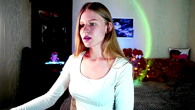 Snapshot of Luntryy chatting on 15, 10, 2025 Luntryy online show from 15, 10, 2025