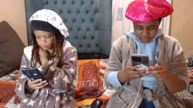 Snapshot of EbonyEssence chatting on 25, 4, 2026 EbonyEssence online show from 25, 4, 2026