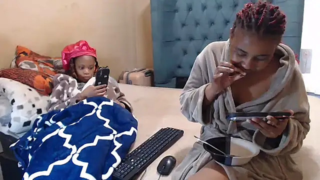 Snapshot of EbonyEssence chatting on 25, 5, 2026 EbonyEssence online show from 25, 5, 2026