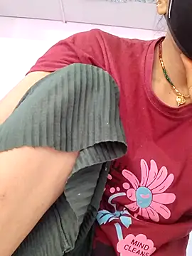 poojam93 online show from 3, 11, 2025