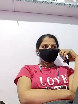 poojam93 online show from 6, 11, 2025