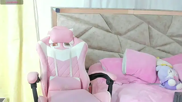 Snapshot of kendal_hot01 chatting on 17, 10, 2025 kendal hot01 online show from 17, 10, 2025